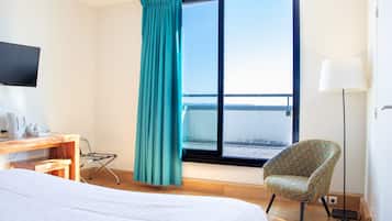 Superior Studio With Terrace | Iron/ironing board, free WiFi, bed sheets, wheelchair access