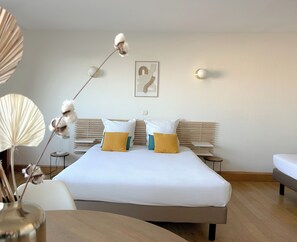 Suite | Iron/ironing board, free WiFi, bed sheets, wheelchair access