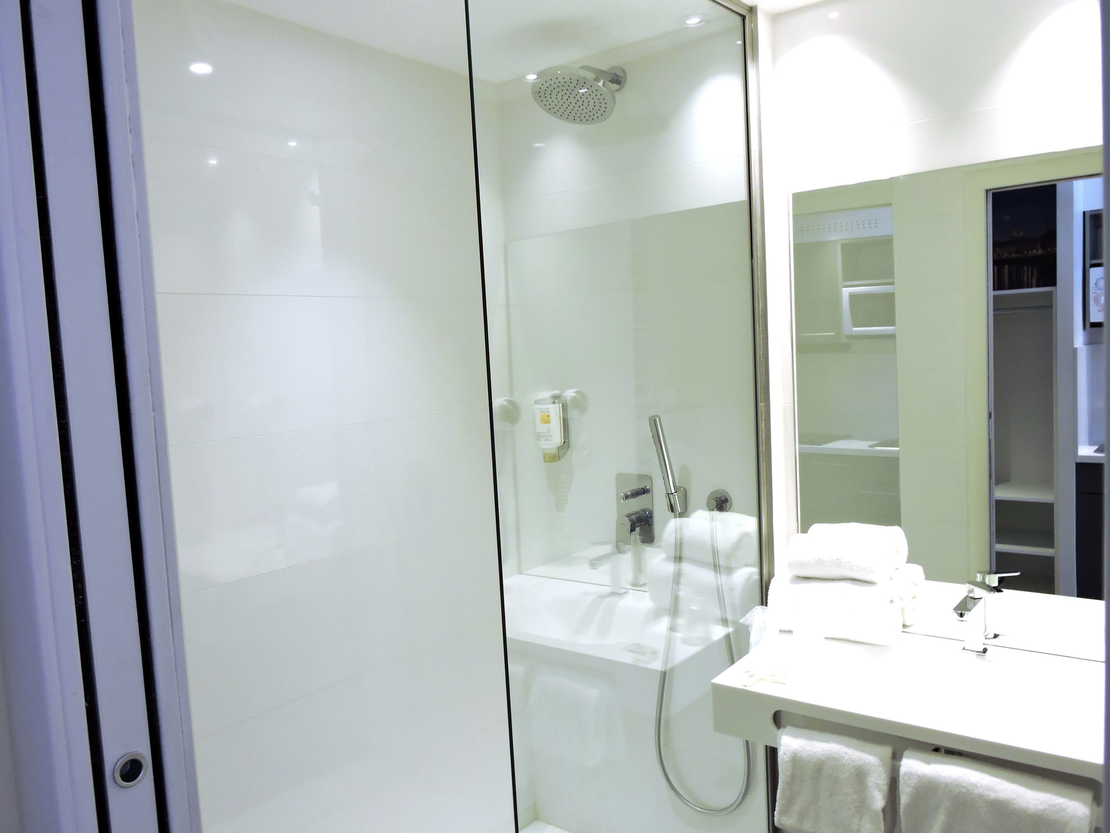 Studio, 2 enkeltsenger | Bad | Miljøvennlige toalettsaker, hårføner og håndklær