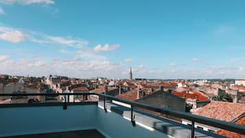 Studio Supérieur Avec Terrasse | Vue de la chambre