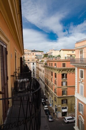 Balcony - Hotel Garda (Rome)