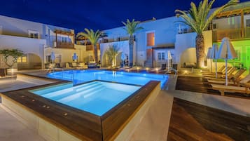 Outdoor pool, pool loungers