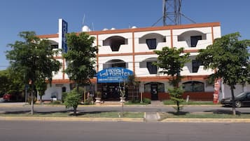 Façana frontal de l'allotjament