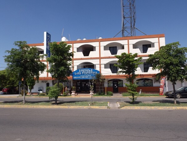 Fachada de la propiedad