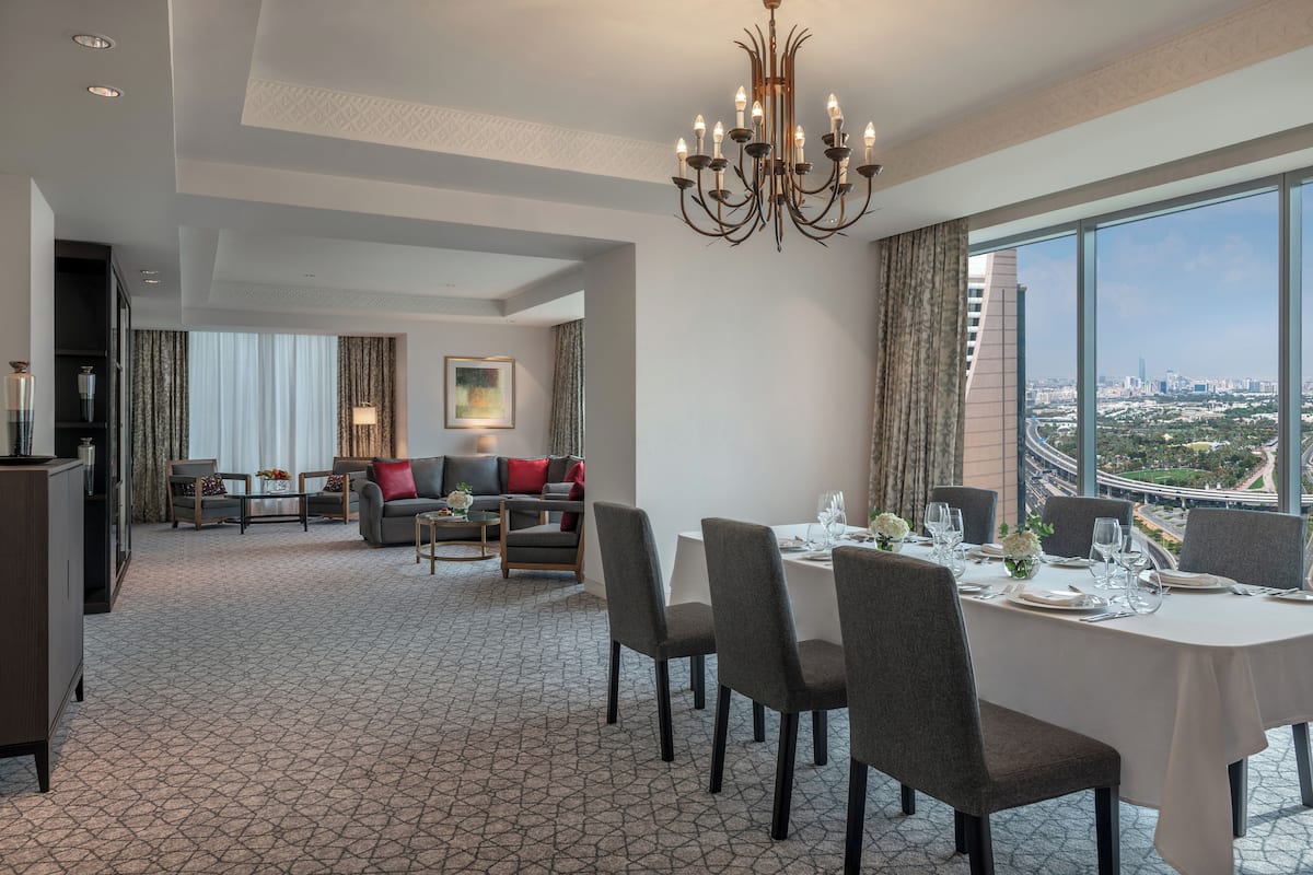 Suite, 3 Bedrooms (Fully Furnished) | Dining room