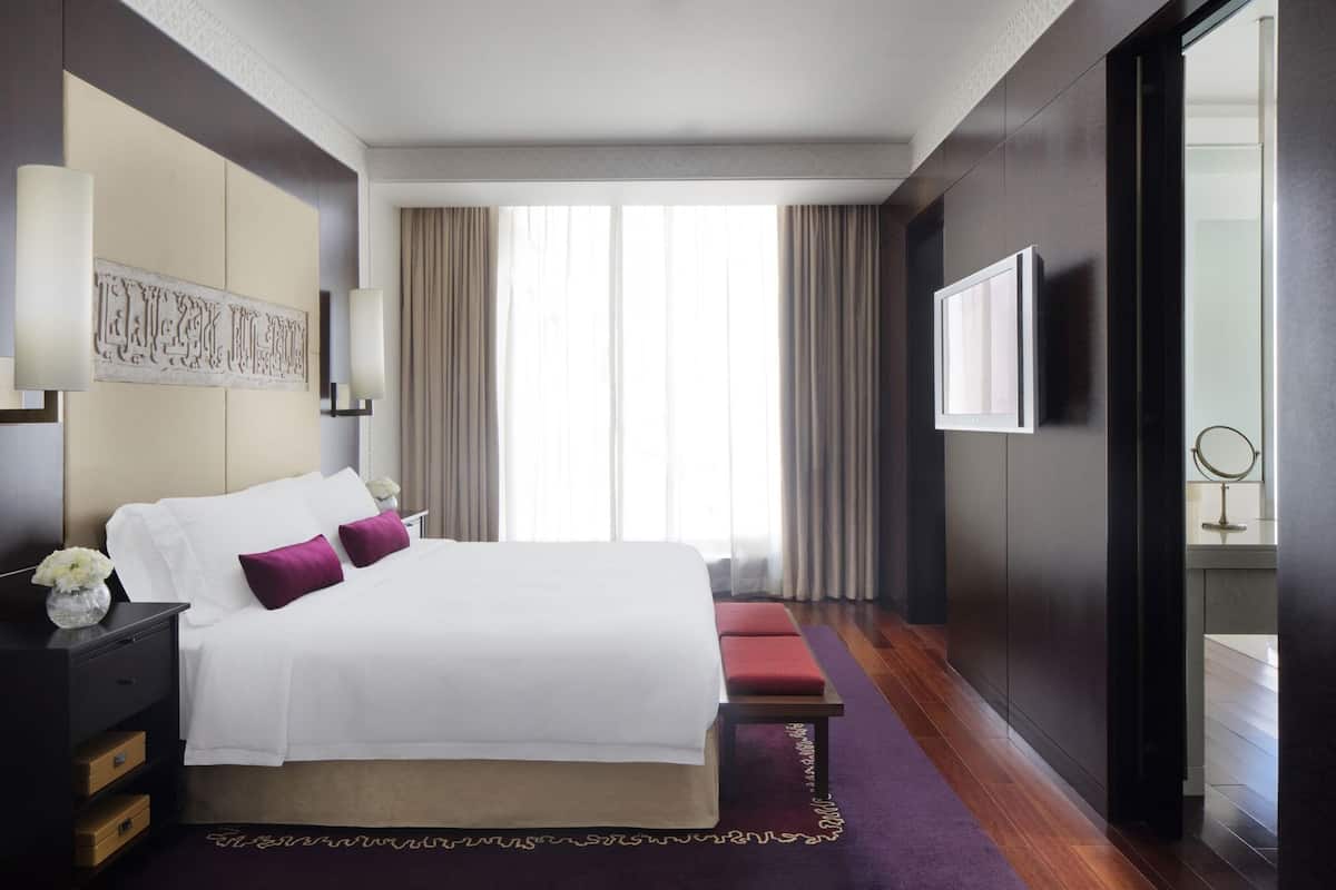 1 bedroom, premium bedding, down comforters, Select Comfort beds