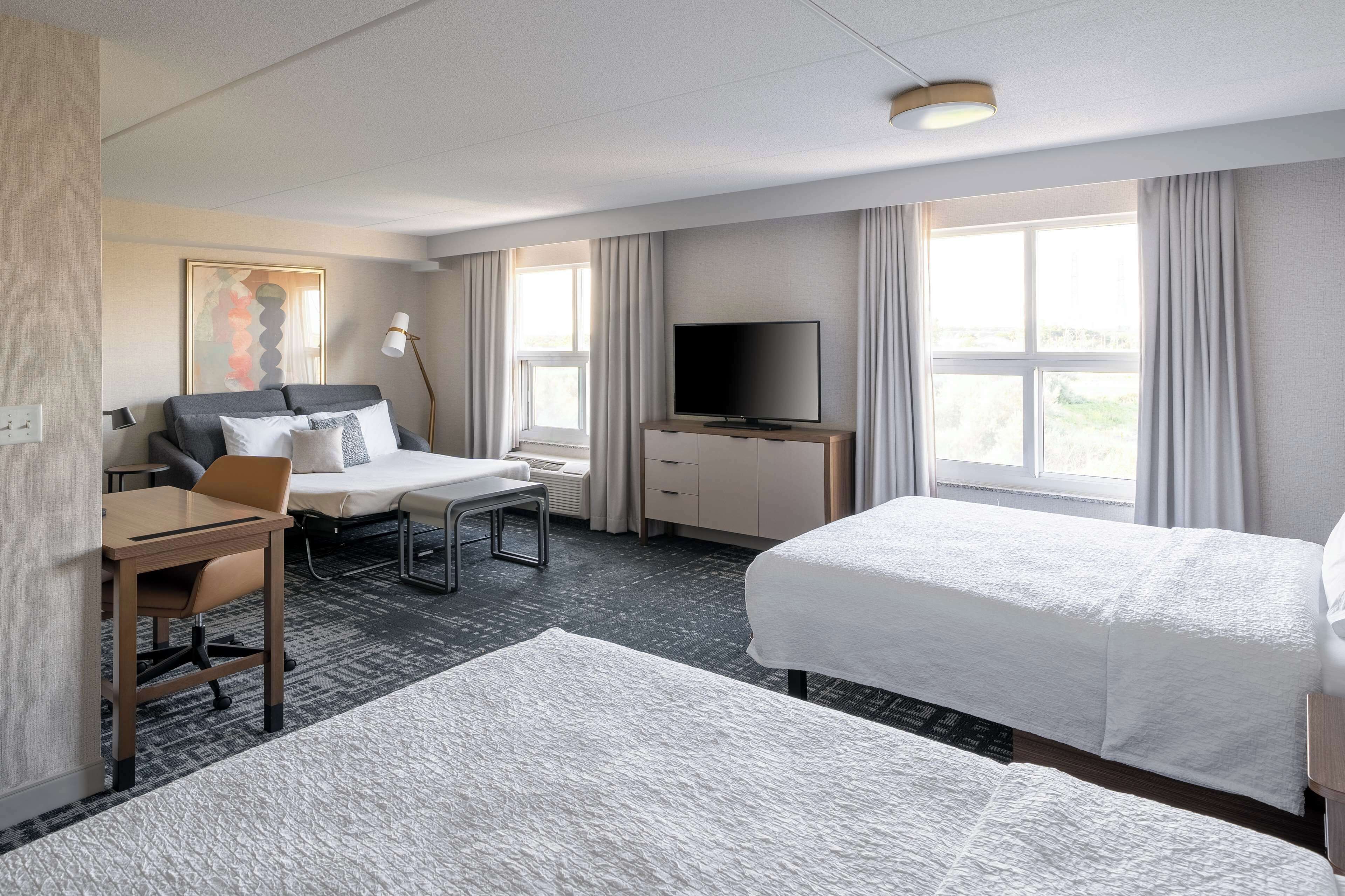 studio suite, 2 queen beds | hypo-allergenic bedding, in-room safe, iron/ironing board