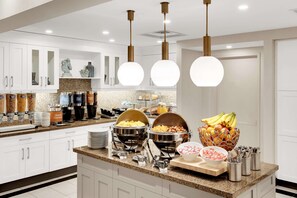 Gratis morgenmadsbuffet hver dag