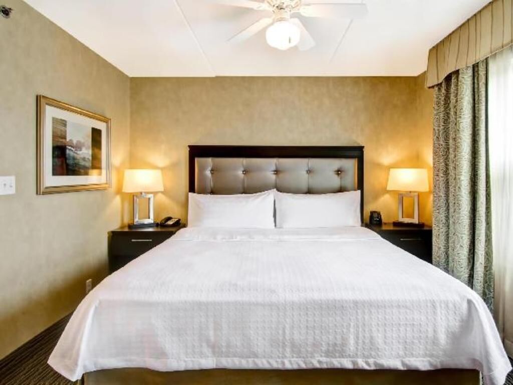 Hypo-allergenic bedding, in-room safe, iron/ironing board