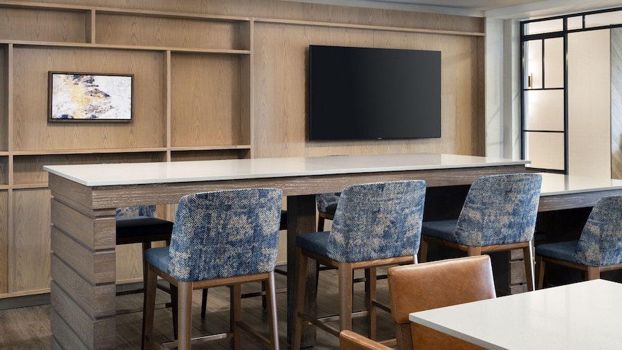 Fairfield by Marriott Inn & Suites Fresno River Park