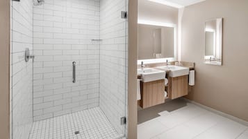 Executive Suite, 1 Bedroom, Patio | Bathroom | Combined shower/tub, free toiletries, hair dryer, towels