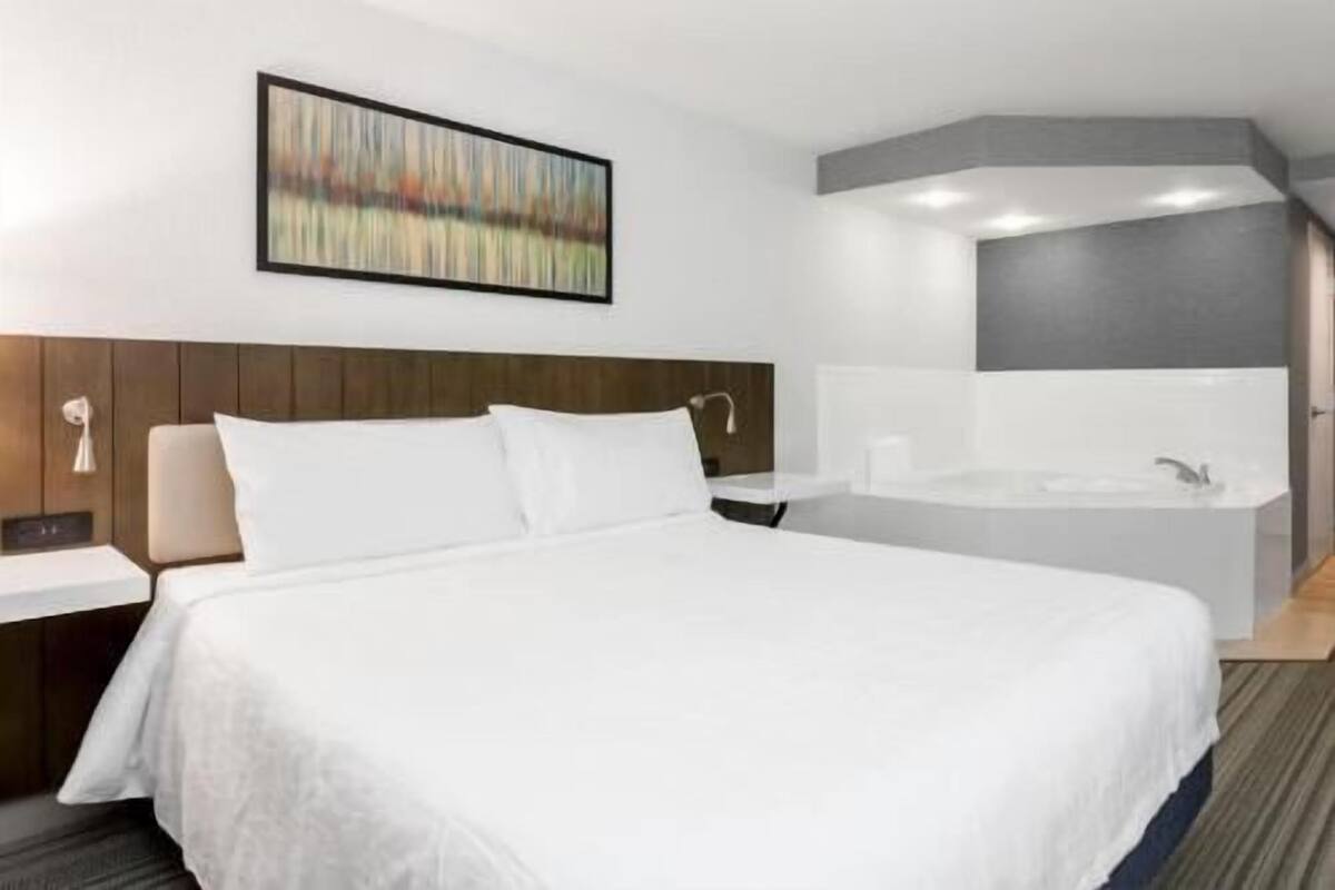 In-room safe, desk, laptop workspace, blackout drapes