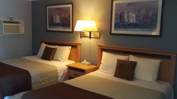 Bedroom, 2 Queen Beds - Free WiFi