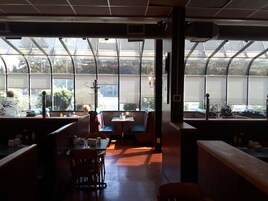 Se sirven desayunos, almuerzos y cenas