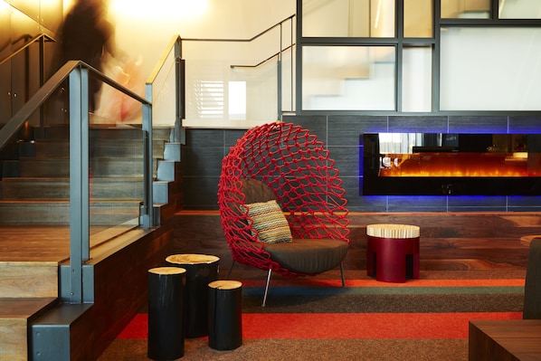 Lobby lounge - Hôtel Alt Quartier DIX30 (Brossard)