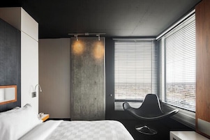 Room, 1 Queen Bed | 1 bedroom, Egyptian cotton sheets, premium bedding, down comforters