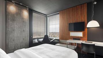Room, 1 Queen Bed | 1 bedroom, Egyptian cotton sheets, premium bedding, down duvets