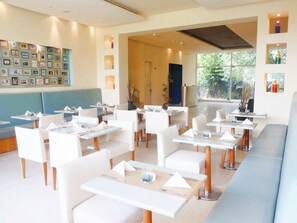 Der serveres morgenmad