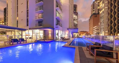 Oaks Brisbane Festival Suites