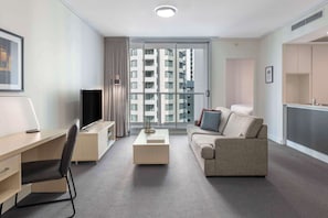 Desk, laptop workspace, iron/ironing board, cots/infant beds - Oaks Brisbane Festival Suites (Brisbane)