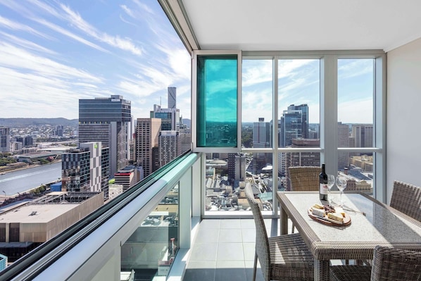 Bureau, espace de travail pour ordinateurs portables