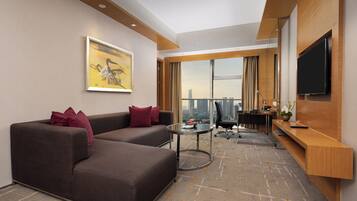 1 bedroom, premium bedding, free minibar items, in-room safe