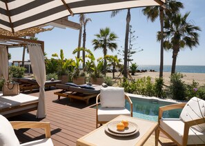 Piscine extérieure, tentes de plage, parasols de plage