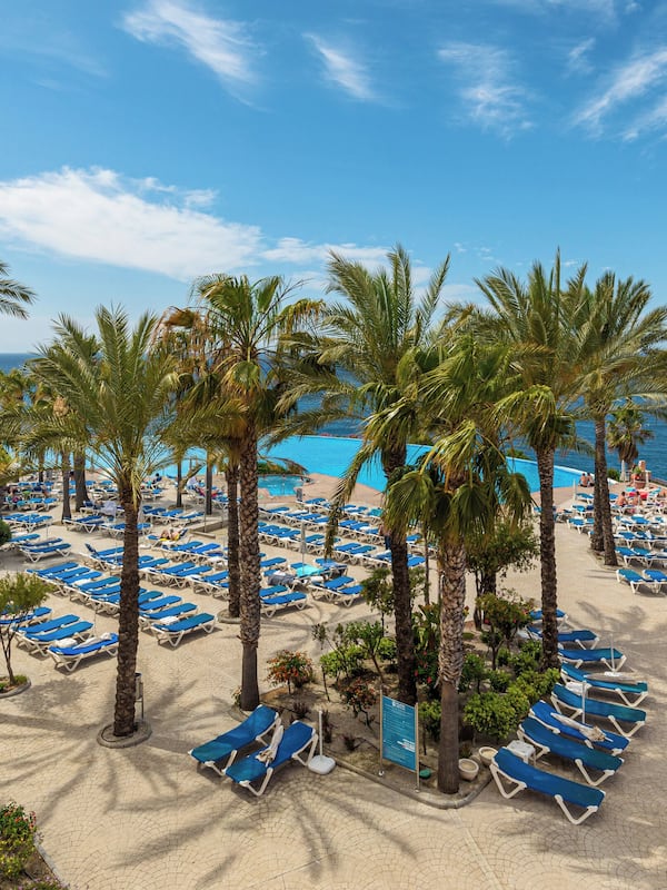 Indoor pool, 3 outdoor pools, pool umbrellas, sun loungers