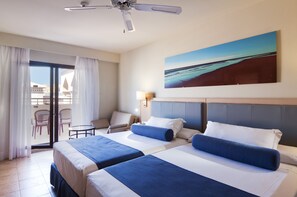 Minibar, desk, soundproofing, iron/ironing board - Playacanela Hotel (Ayamonte)