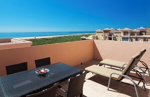 Suite, 1 Bedroom | Minibar, desk, soundproofing, iron/ironing board - Playacanela Hotel (Ayamonte)