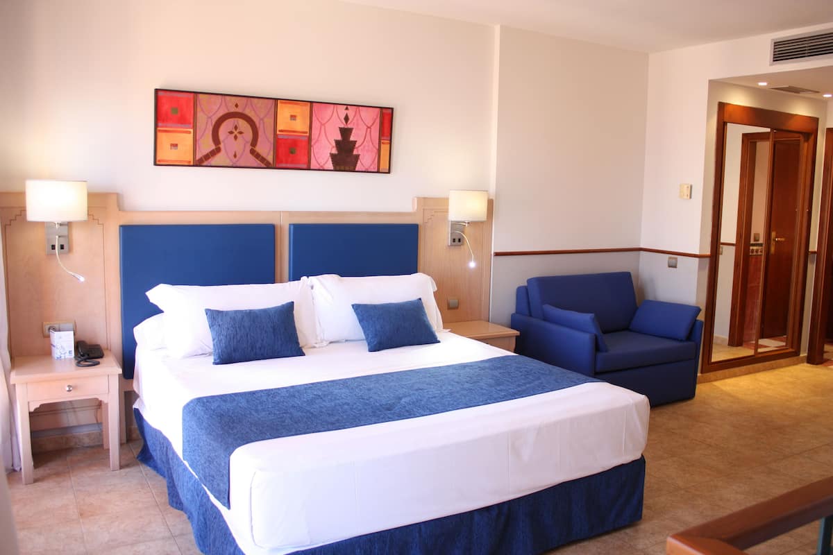 1 Schlafzimmer, Minibar, Schreibtisch, schallisolierte Zimmer