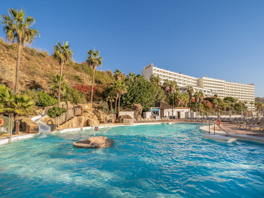 2 outdoor pools, pool umbrellas, pool loungers