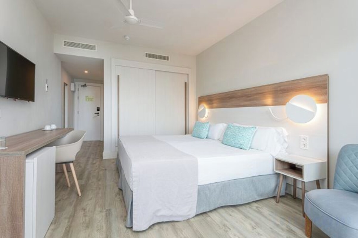 Colchones con efecto memoria y minibar 