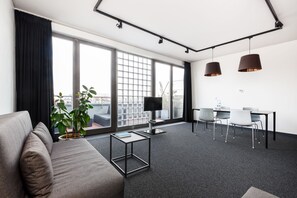 Penta Suite | Wohnbereich | LCD-Fernseher