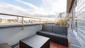 Unclassified image, 2 of 65, button - Hotel OTTO (Berlin)