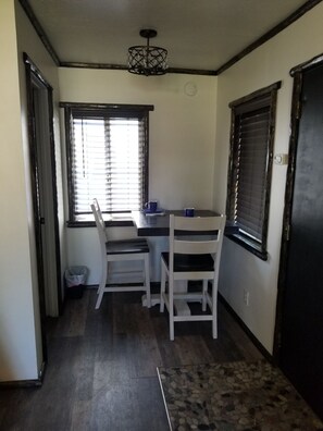 Basic Studio, 1 King Bed, Fireplace | In-room dining - Timberline Lodge (Big Bear Lake)
