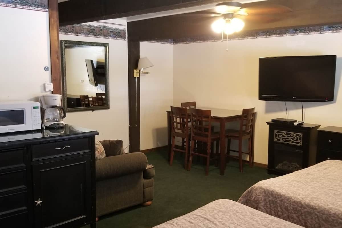 1 habitación, muebles diferentes, wifi gratis y ropa de cama