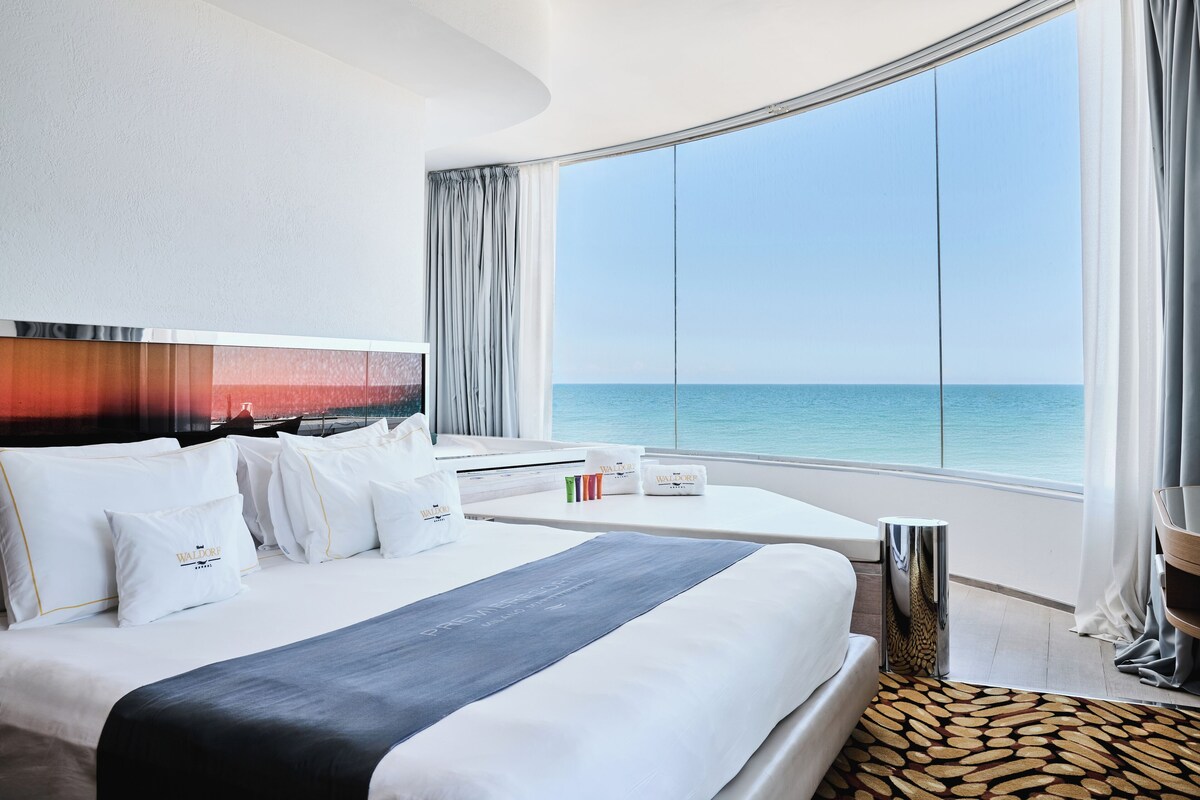 Junior Suite, Jetted Tub | View from room