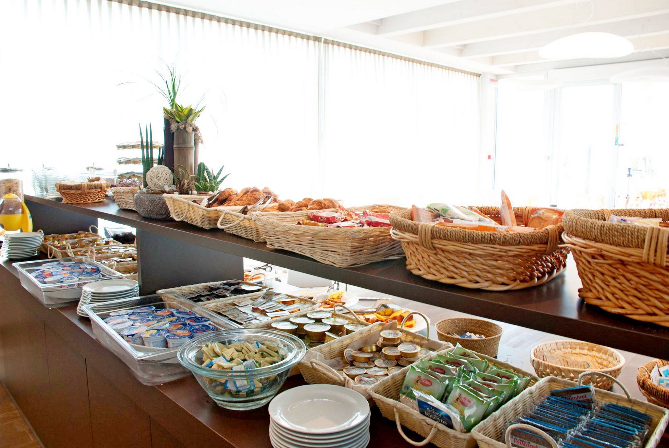 Daily buffet breakfast (EUR 14 per person)