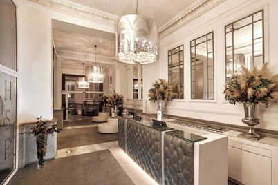 Hospes Puerta de Alcalá, a Member of Design Hotels