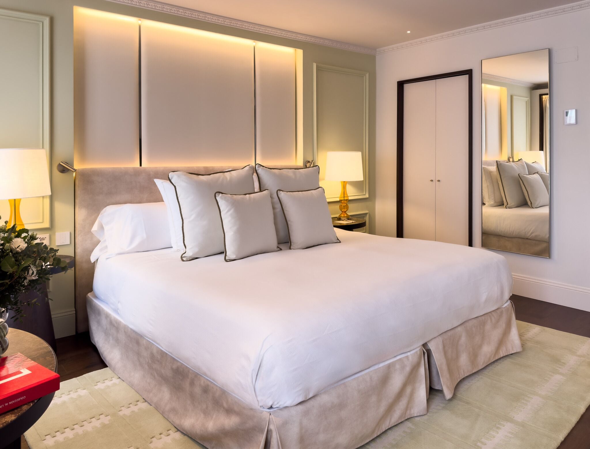 Habitació amb dos llits individuals bàsica | Roba de llit d'alta qualitat, cobrellits i minibar 