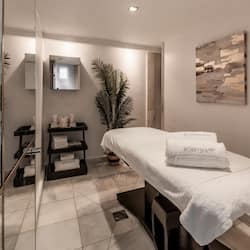 Couples treatment room(s), steam room, Turkish bath/hammam