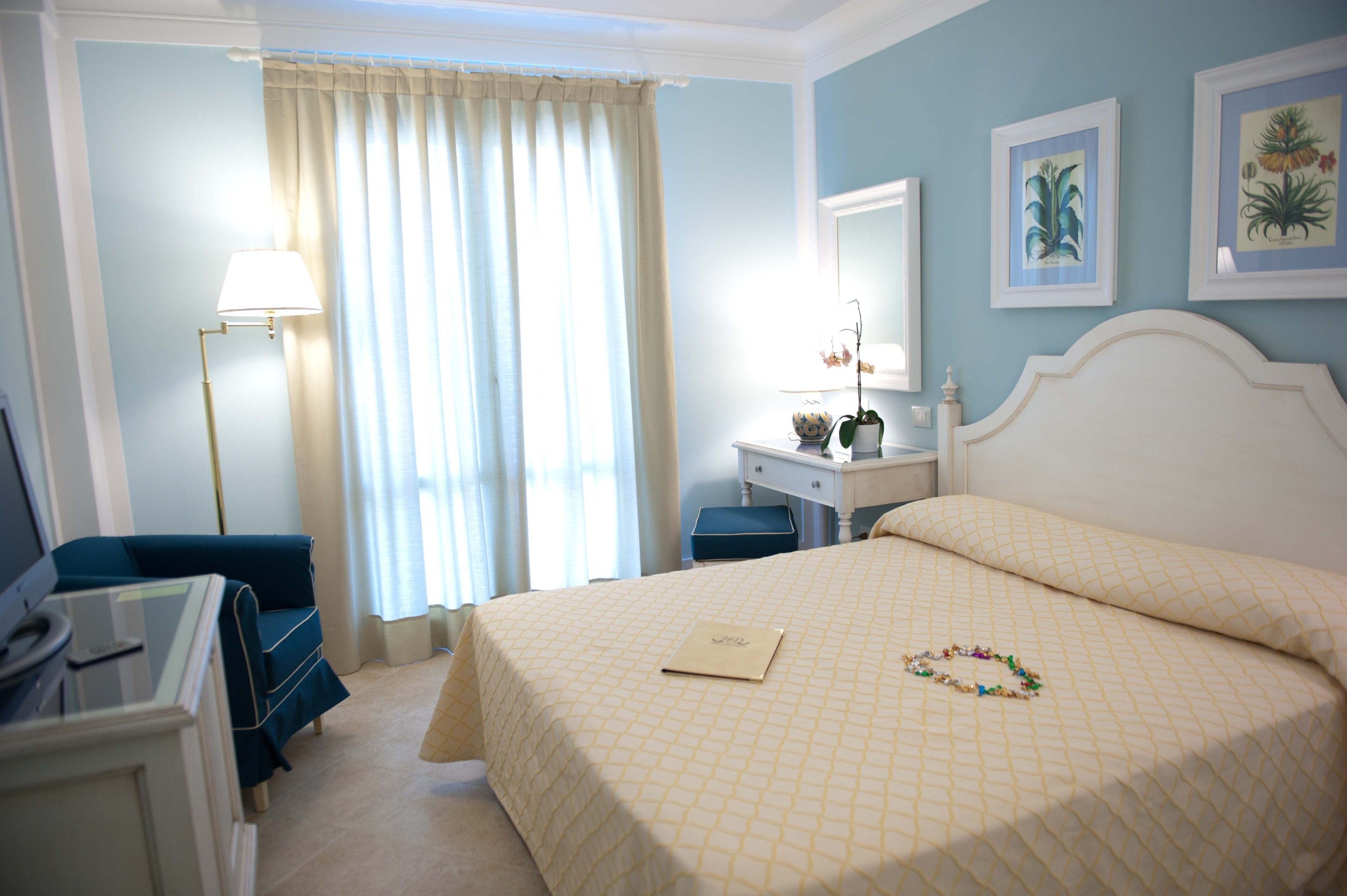 superior room | minibar, in-room safe, desk, blackout curtains