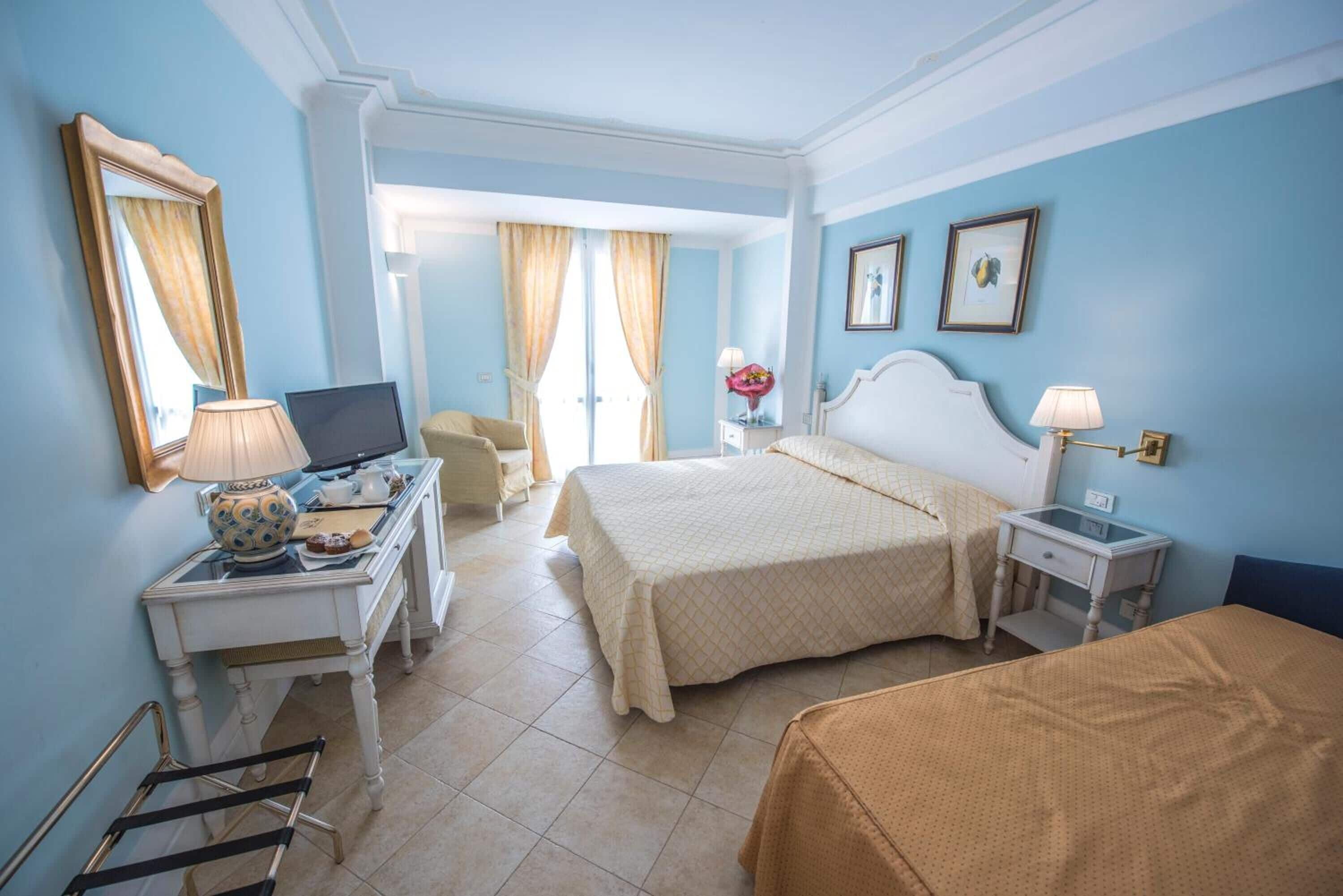 minibar, in-room safe, desk, blackout curtains