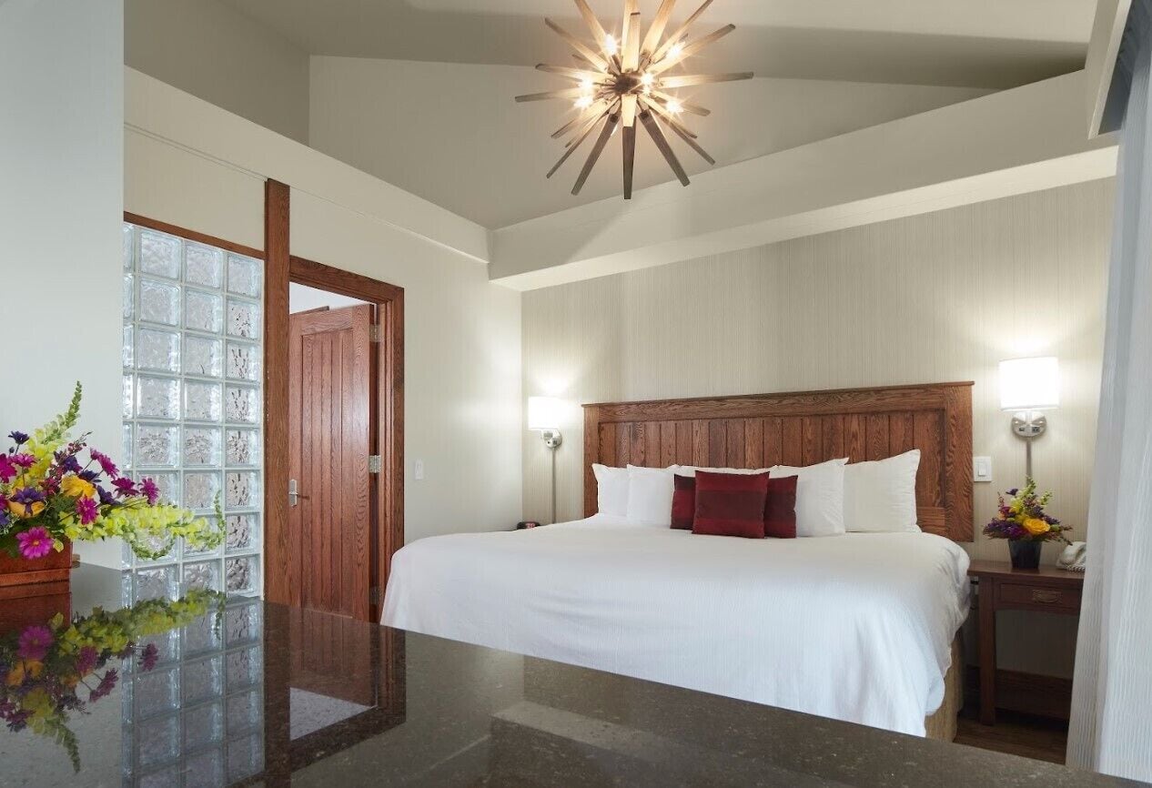 Phòng Suite Premier, 1 giường cỡ king | Bộ đồ giường cao cấp, nệm có lớp đệm bông, màn/rèm cản sáng 