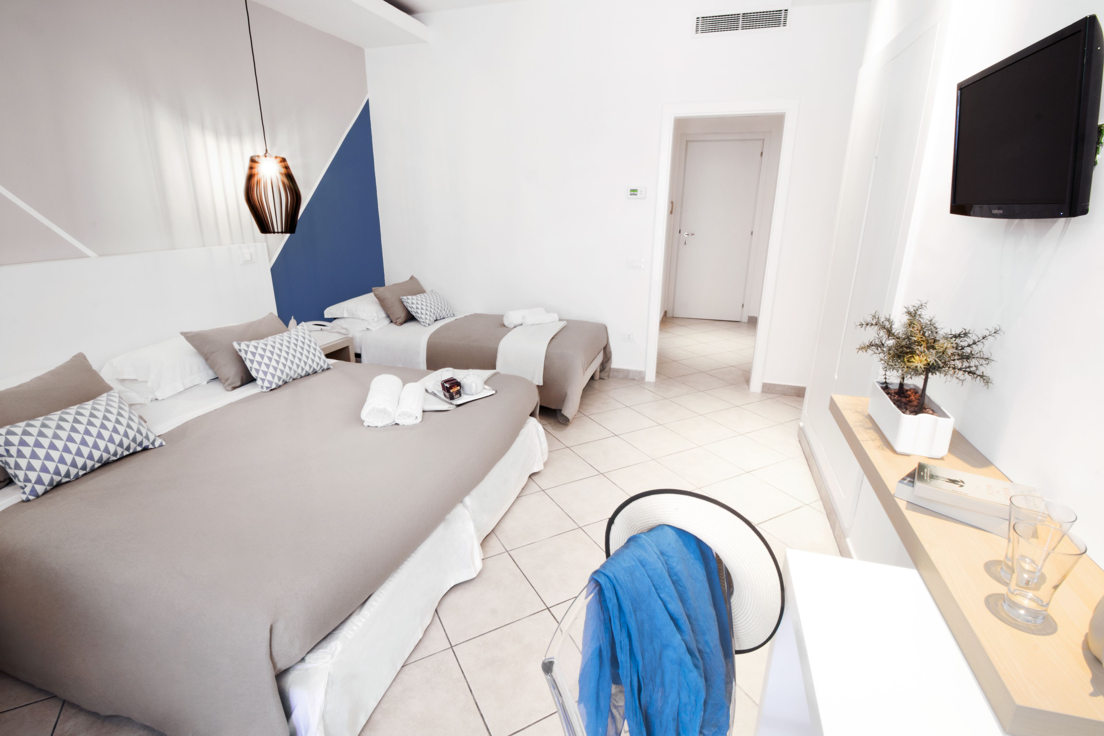 triple room | 1 bedroom, premium bedding, down duvets, minibar