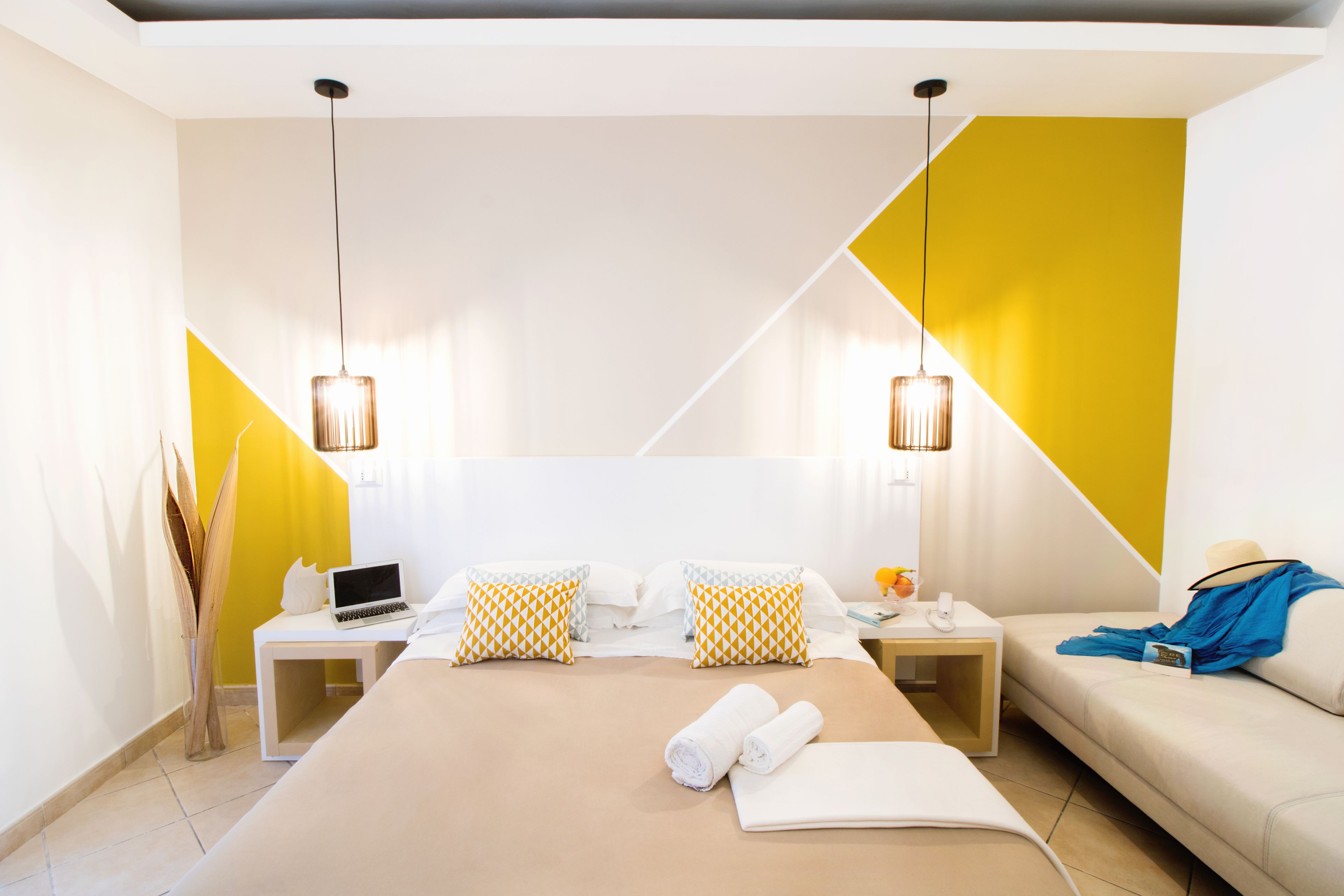 Ropa de cama de alta calidad, edredón y minibar 