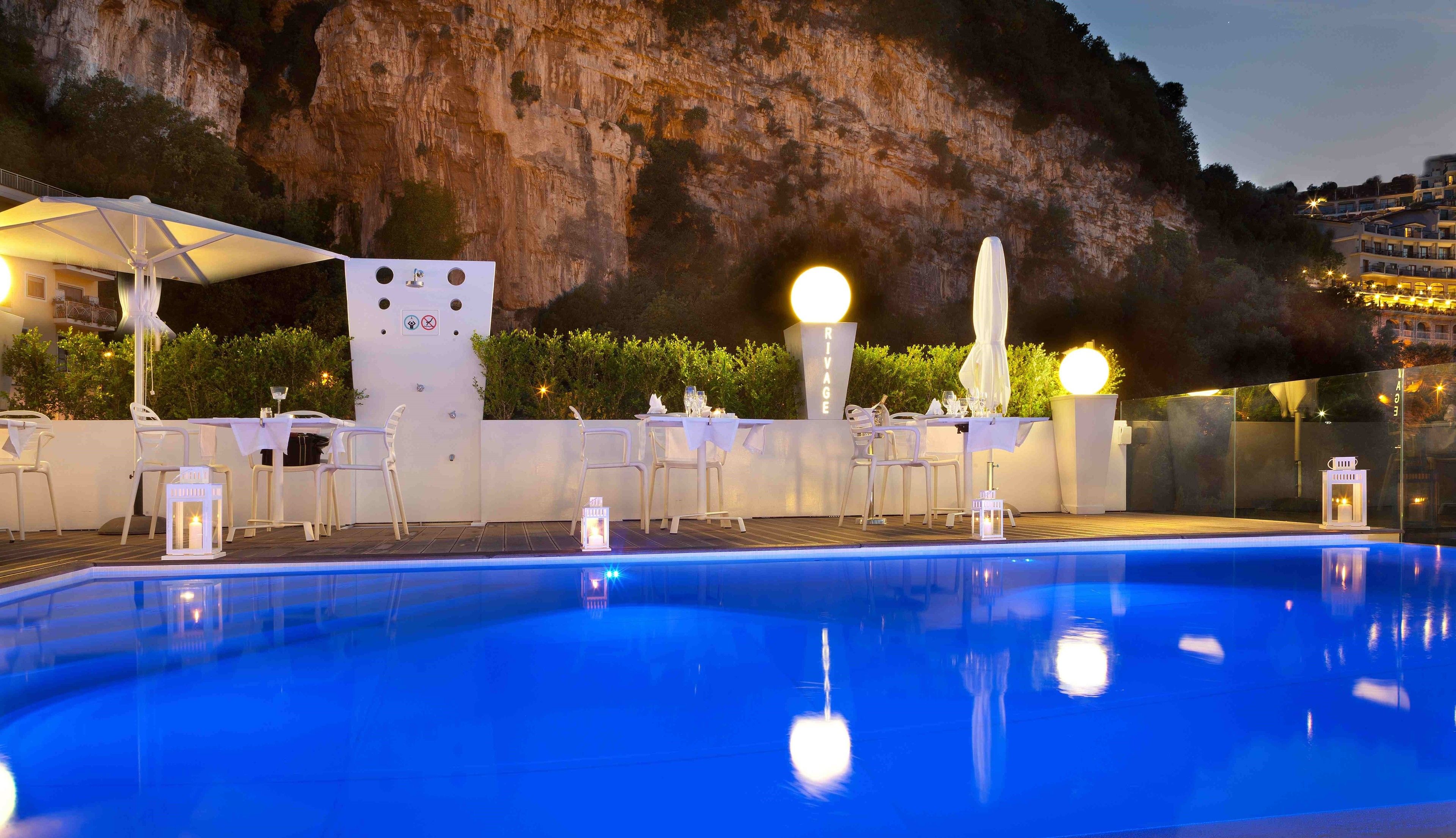 Piscine extérieure (ouverte en saison)