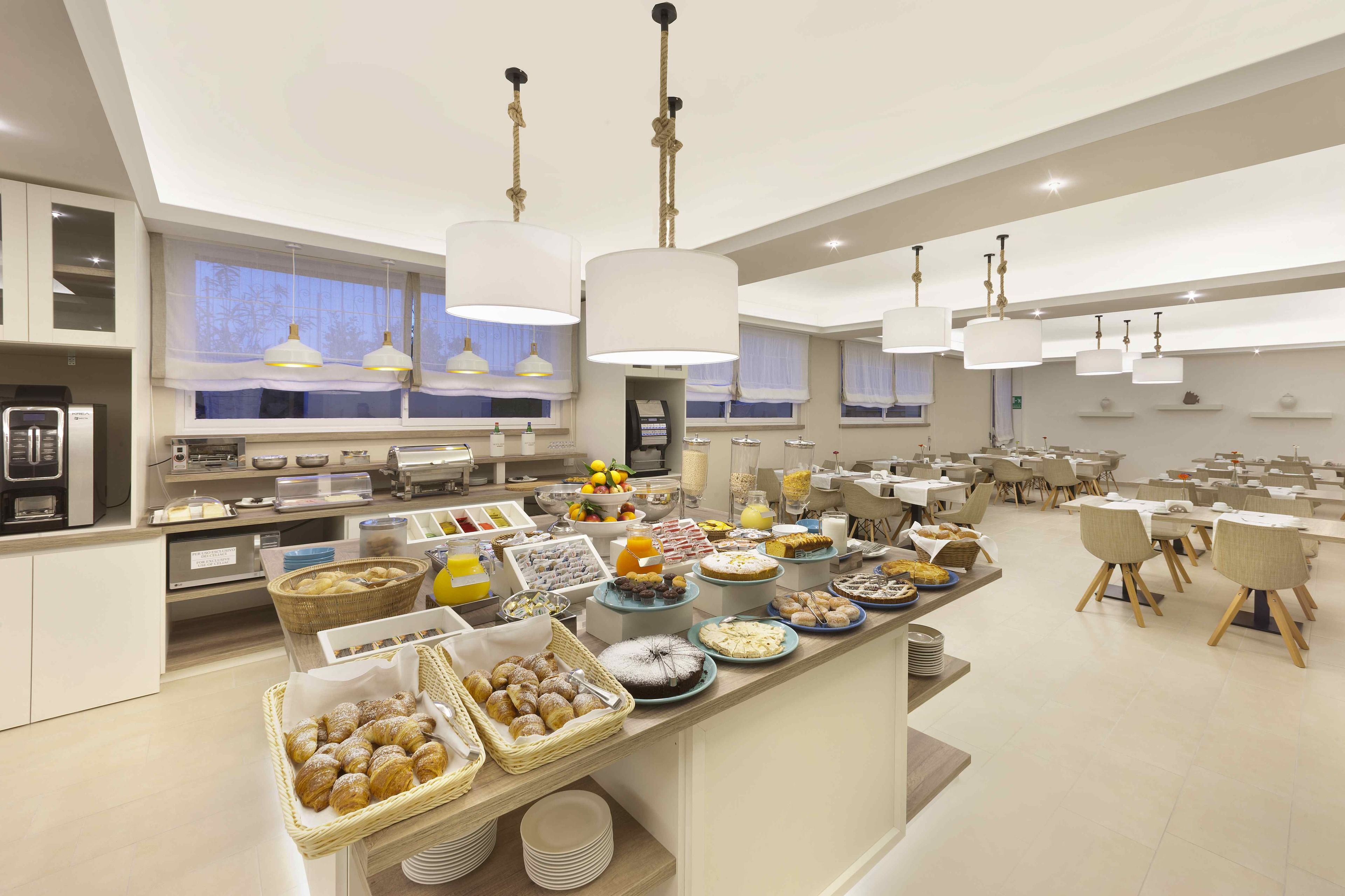 free daily self-service breakfast