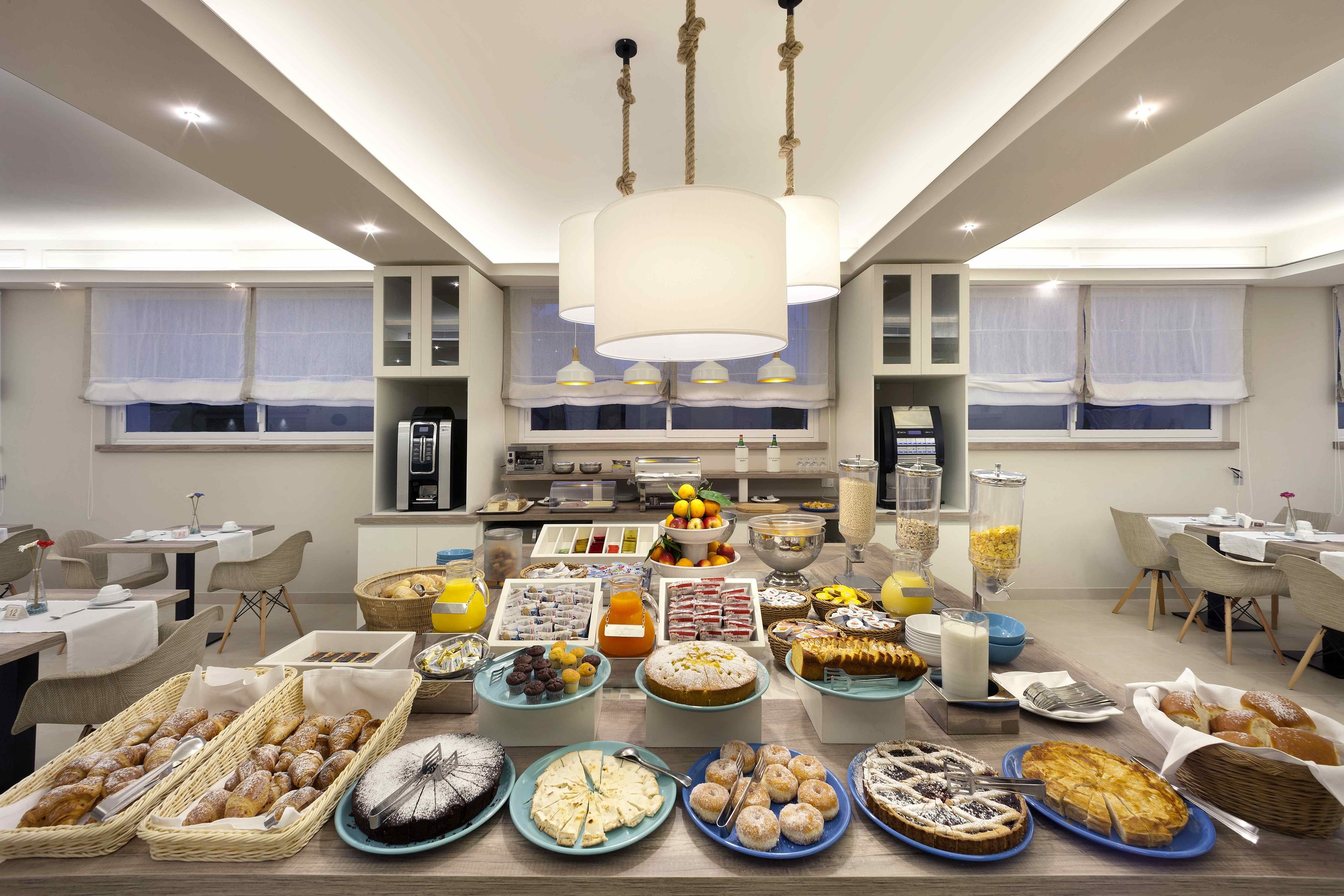 free daily self-service breakfast